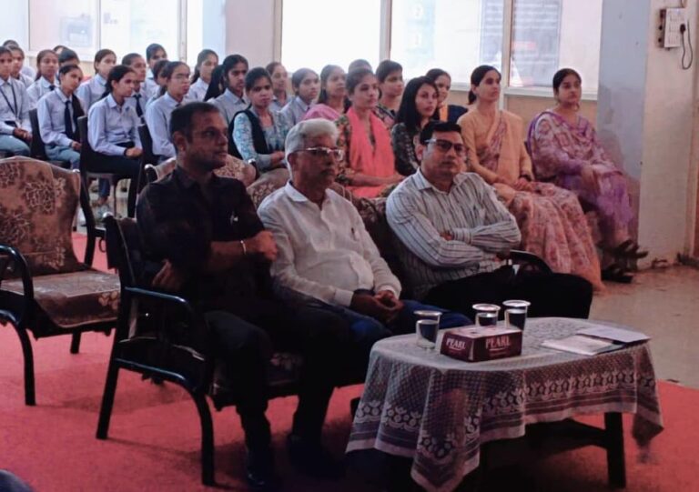 नवाचार की उड़ान: सृजन महाविद्यालय के विद्यार्थियों ने पेश किए समाज बदलने वाले आइडिया