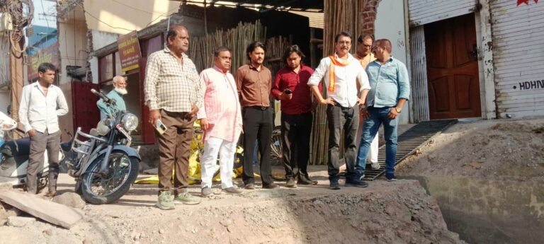 रतलाम/महापौर पटेल ने किया सफाई व्यवस्था का निरीक्षण ; अनुपस्थित 62 सफाई संरक्षकों को कारण बताओ सूचना पत्र जारी,50 किलो अमानक पॉलीथीन जब्त