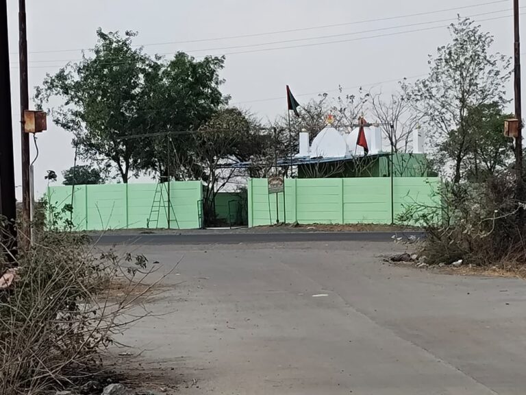 रतलाम/बंजली गांव में सरकारी भूमि पर अवैध दरगाह निर्माण व अंधविश्वास का बड़ा खेल ;प्रस्तावित उर्स पर भी उठे बड़े सवाल : रिकॉर्ड में शासकीय भूमि,जिला प्रशासन से जांच और कार्रवाई की मांग उठाई