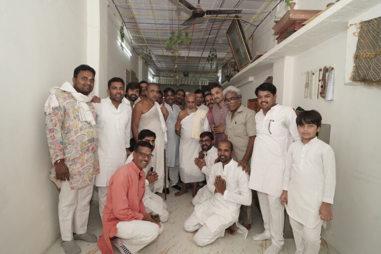 पिपलौदा में हुआ गच्छाधिपति का भव्य मंगल प्रवेश ; नगरवासियों ने की भव्य अगुवानी, समाजजनों ने बनाई घर घर गहुली