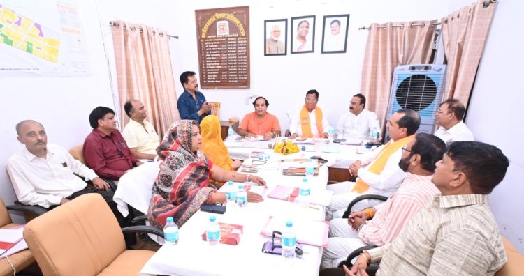 रतलाम प्राधिकरण संचालक मंडल की पहली बैठक संपन्न ; नगर विकास योजना क्रमांक -2 के क्रियान्वयन हेतु निविदा आमंत्रण को मिली मंजूरी-परशुराम विहार योजना का होगा सौंदर्यीकरण