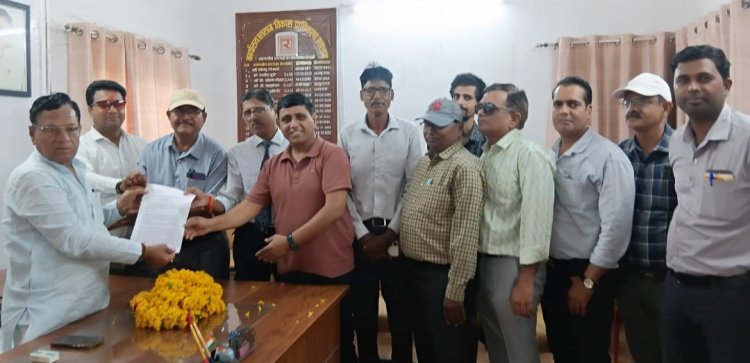 रतलाम विकास प्राधिकरण ;परशुराम विहार योजना में भवन निर्माण न करने वाले आवंटियों को जारी होंगे नोटिस ; योजना के रहवासियों के प्रतिनिधि मंडल द्वारा प्रस्तुत ज्ञापन पर प्राधिकरण अध्यक्ष श्री पोरवाल ने दिए निर्देश