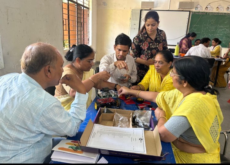 रतलाम/क्लासरूम प्रैक्टिसेज और बेहतर स्कूल कल्चर को बरकरार हेतु सान्दीपनि विद्यालय विनोबा ने शिक्षकों का प्रशिक्षण संस्था स्तर पर किया; हम एक बेहतरीन शासकीय विद्यालय बनाने के लिए प्रतिबद्ध,संस्था के उपलब्ध सभी 29 शिक्षकों ने की सहभागिता