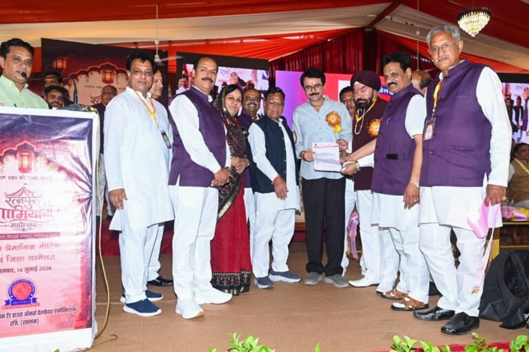 रतलाम में ‘रत्नपुरी शामियाना महोत्सव’ का भव्य आयोजन ;मध्यप्रदेश के 57 जिलों के टेंट व्यवसायी हुए शामिल,विभिन्न मांगों को लेकर महापौर को सौंपा ज्ञापन
