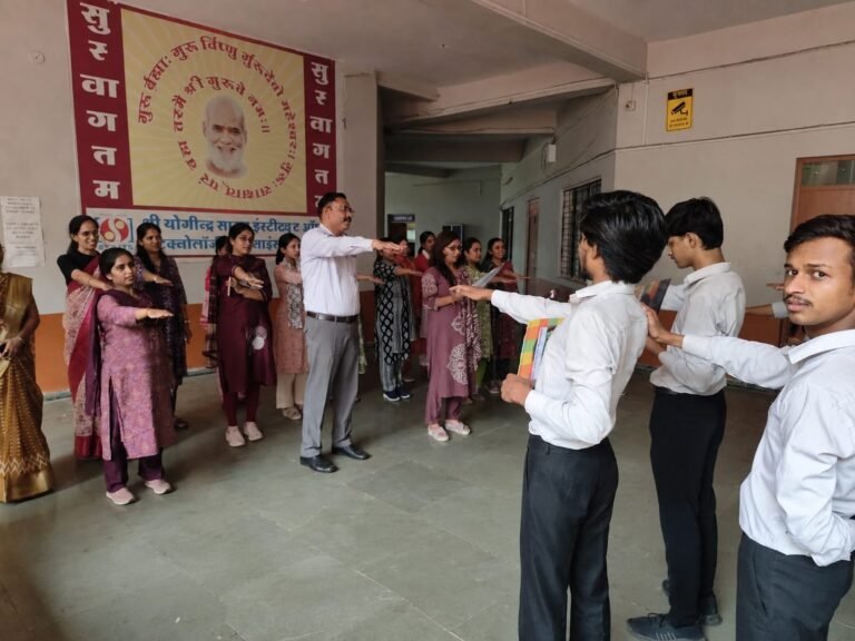 रतलाम/श्री योगींद्र सागर कॉलेज में नशे से दूरी है जरूरी 2.0 अभियान के तहत नशा मुक्ति पर जागरूकता कार्यक्रम आयोजित ; विद्यार्थियों ने स्लोगन, पोस्टर और चित्रकला से दिया जनजागरण का संदेश, दिलाई गई नशा मुक्ति की शपथ