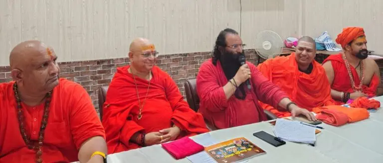 ब्राह्मण संगठनों ने किया संयुक्त मंच का गठन ; अखाड़ा परिषद अध्यक्ष श्रीमहंत डा.रविंद्र्रपुरी बने मंच के मुख्य संयोजक ,निरंजनी अखाड़े के साथ शाही स्नान करेगा ब्राह्मण समाज संयुक्त मंच-श्री महंत डा.रविंद्रपुरी