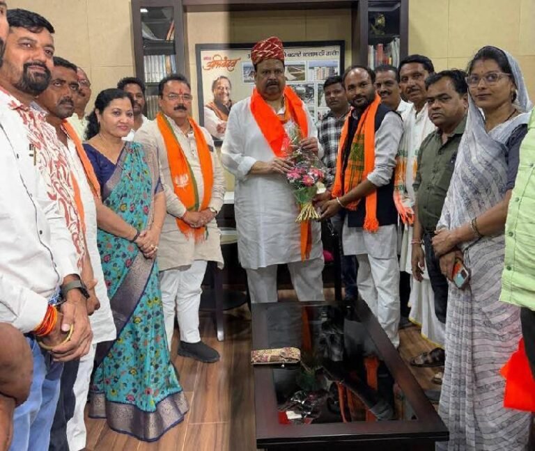 रतलाम/गोविंद डामोर बने जिलाध्यक्ष ;भाजपा अनुसूचित जनजाति मोर्चा के,बधाई देने वालों का लगा तांता, कैबिनेट मंत्री काश्यप से सौजन्य भेंट कर लिया आशीर्वाद -संगठन का किया आभार व्यक्त
